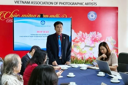 Quang cảnh buổi họp báo.