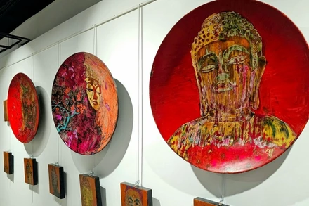 Một số tác phẩm của họa sĩ Nguyễn Văn Hổ. (Ảnh: MINH DUY)