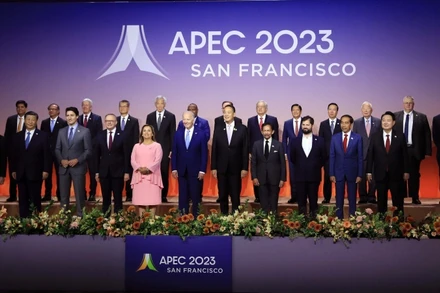 Chủ tịch nước Võ Văn Thưởng với các Nhà Lãnh đạo Kinh tế APEC. (Ảnh: Thống Nhất/TTXVN)