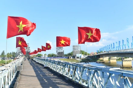 Cầu Hiền Lương.