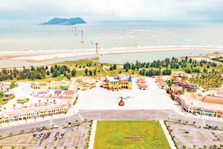 Khu giải trí VinWonders Cửa Hội, điểm nhấn thu hút du khách tại phố biển Cửa Lò.