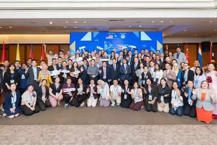 Các đại biểu chụp ảnh kỷ niệm tại Hội thảo. (Ảnh: BTC cung cấp)
