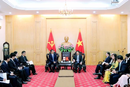 Quang cảnh buổi tiếp xã giao.