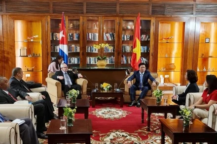 Buổi tiếp đồng chí Homero Acosta Álvarez, Ủy viên Trung ương Đảng, Tổng Thư ký Quốc hội và Hội đồng Nhà nước Cuba cùng Đoàn công tác.