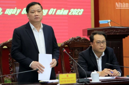 Chủ tịch UBND tỉnh Thái Bình Nguyễn Khắc Thận thông tin những thành tựu nổi bật của địa phương trong năm 2022. (Ảnh: Mai Tú)