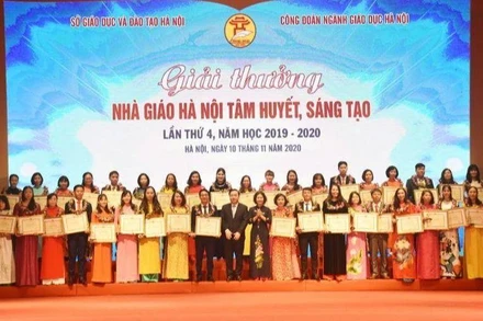 Bình chọn nhà giáo tiêu biểu năm 2022 và cá nhân có thành tích xuất sắc giai đoạn 1982-2022. (Ảnh minh họa)
