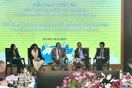 Các chuyên gia thảo luận tại Diễn đàn quốc gia về phát triển bền vững Việt Nam 2023.