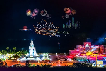 Lễ hội Vịnh ánh sáng quốc tế Nha Trang 2024 là sự kiện quy mô, được mong chờ trong mùa du lịch hè 2024. (Ảnh: Ban tổ chức cung cấp)