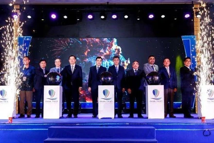 Thực hiện nghi thức công bố cuộc thi.