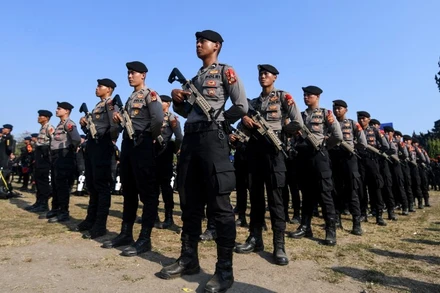 Cảnh sát Indonesia. (Ảnh: AFP/TTXVN)