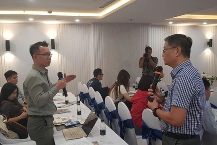 Chuyên gia cao cấp về an toàn thông tin của VNISA Ngô Việt Khôi trao đổi với khách mời.