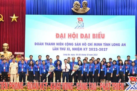 Ban chấp hành Tỉnh đoàn Long An khóa XI, nhiệm kỳ 2022-2027 ra mắt Đại hội.