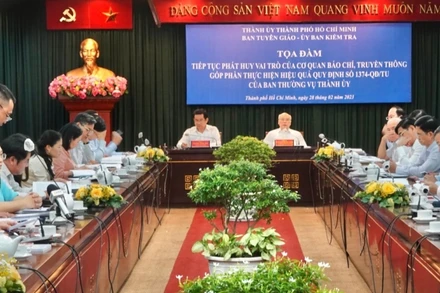 Quang cảnh buổi tọa đàm.