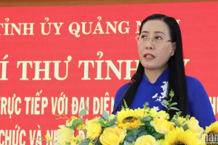 Đồng chí Bùi Thị Quỳnh Vân, Ủy viên Trung ương Đảng, Bí thư Tỉnh ủy, Chủ tịch Hội đồng nhân dân tỉnh Quảng Ngãi phát biểu kết luận tại buổi đối thoại