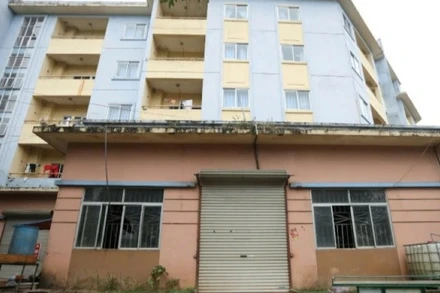 Tầng một khu nhà ở công nhân Kim Chung. 