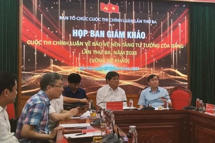 Quang cảnh cuộc họp của Ban tổ chức cuộc thi. 