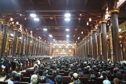 Quang cảnh Đại lễ tưởng niệm 715 năm Đức vua - Phật Hoàng Trần Nhân Tông nhập niết bàn.