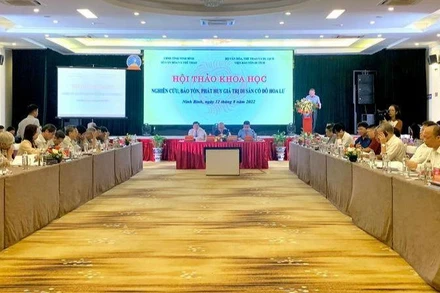 Quang cảnh Hội thảo nghiên cứu, bảo tồn phát huy giá trị Di sản Cố đô Hoa Lư.