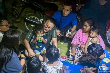 Đêm… bất thường ở khu tạm cư vùng tâm chấn Mandalay