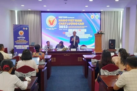 Quang cảnh buổi họp báo.