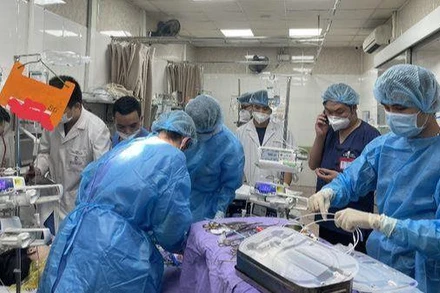 Can thiệp ECMO cho bệnh nhân.