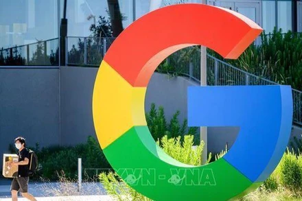 Biểu tượng Google tại trụ sở ở Mountain View, California, Mỹ. (Ảnh: AFP/TTXVN)