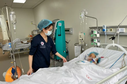 Khoa Bệnh lây đường hô hấp, Bệnh viện Trung ương Quân đội 108 đã tiếp nhận điều trị nhiều bệnh nhân cúm A nặng, trong đó đa số là người cao tuổi.