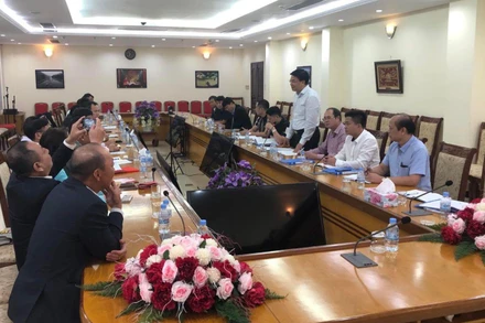 Đoàn công tác của Bộ ngoại giao làm việc với Ban thường trực Hội Khmer-Việt Nam tại Campuchia và Câu lạc bộ Doanh nghiệp Việt Nam tại Campuchia.