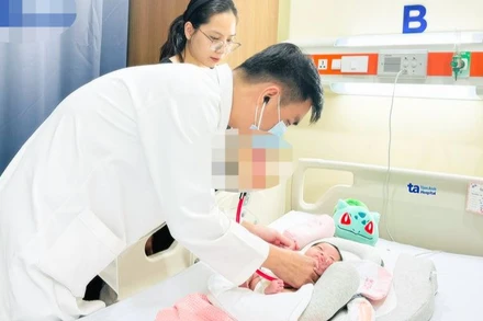 Bé J. đã phát triển khỏe mạnh sau 2,5 tháng nuôi trong Trung tâm Sơ sinh.