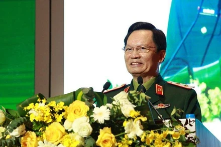 Trung tướng, Giáo sư, Tiến sĩ, Thầy thuốc nhân dân Mai Hồng Bàng, Giám đốc Bệnh viện Trung ương Quân đội 108.