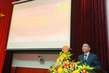 Phó Thủ tướng Lê Thành Long phát biểu tại Lễ kỷ niệm ngày Thầy thuốc Việt Nam tại Bệnh viện Hữu nghị Việt Đức.