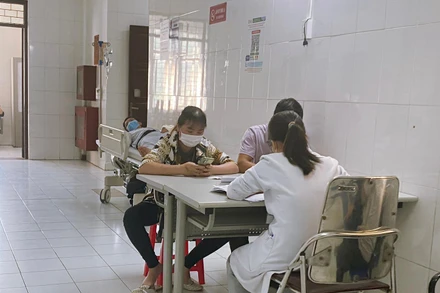 Bệnh nhân khám tại Viện Sức khỏe tâm thần, Bệnh viện Bạch Mai. 