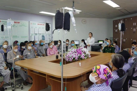 Toàn cảnh buổi giáo dục, chăm sóc sức khỏe.