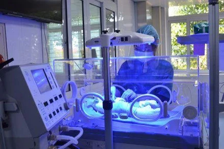 Bệnh nhi được điều trị tích cực.