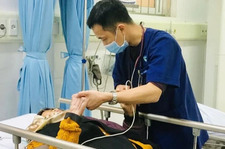 Người cao tuổi dễ đột quỵ khi thời tiết lạnh.