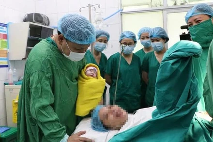 Sản phụ sinh con an toàn ở tuần thai 38.