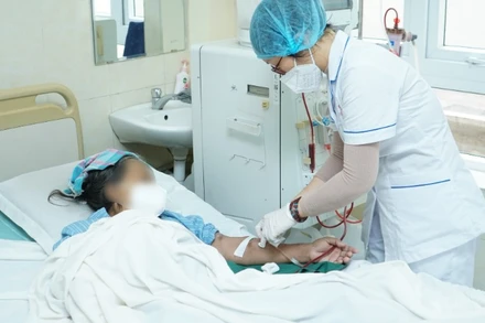 Cầu nối AVF đóng vai trò như “đường dẫn máu” đối với người bệnh suy thận mạn giai đoạn cuối phải lọc máu chu kỳ. (Ảnh BVCC)