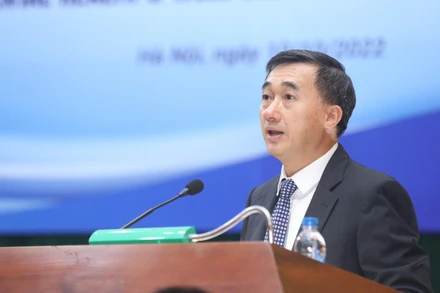 Thứ trưởng Y tế Trần Văn Thuấn phát biểu. 