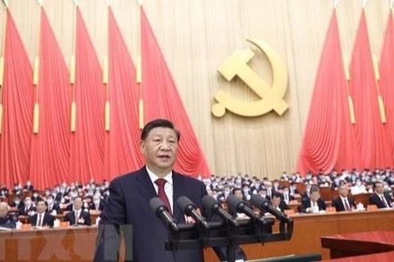 Tổng Bí thư Ban Chấp hành Trung ương Đảng Cộng sản Trung Quốc Tập Cận Bình trình bày báo cáo chính trị tại Đại hội Đại biểu Toàn quốc lần thứ XX Đảng Cộng sản Trung Quốc ở Bắc Kinh, ngày 16/10/2022. (Ảnh: THX/TTXVN)