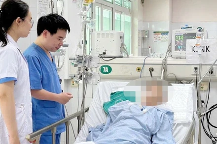 Bệnh nhân được cấp cứu qua cơn nguy kịch. (Ảnh: BVCC)