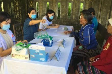 Khám, sàng lọc bệnh lao tại Thừa Thiên Huế.