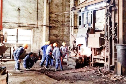 Sản xuất thép tại Công ty cổ phần Gang thép Thái Nguyên.