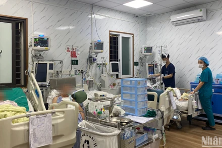 Bệnh nhân khám, cấp cứu tại Trung tâm A9 Bạch Mai. 