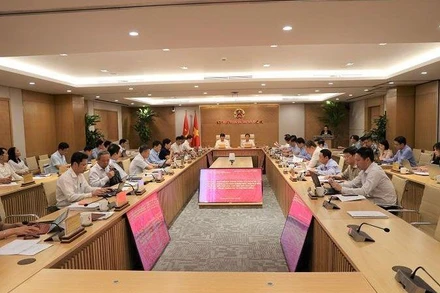 Quang cảnh buổi làm việc. 