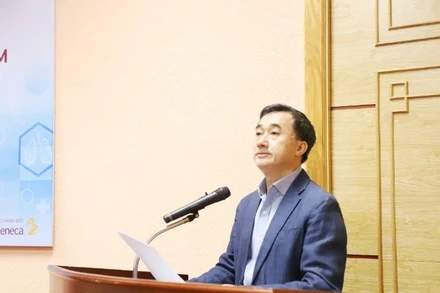 Giáo sư, Tiến sĩ Trần Văn Thuấn, Thứ trưởng Bộ Y tế phát biểu tại hội thảo.