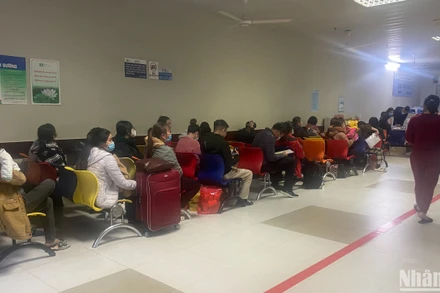 Bệnh nhi đến khám tại Bệnh viện Nhi Trung ương. 