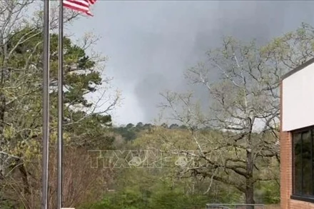 Trận lốc xoáy tại Little Rock, Arkansas, Mỹ, ngày 31/3/2023. (Ảnh: AFP/TTXVN)