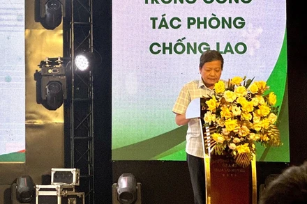 Tiến sĩ, bác sĩ Đinh Văn Lượng, Giám đốc Bệnh viện Phổi Trung ương phát biểu tại chương trình.