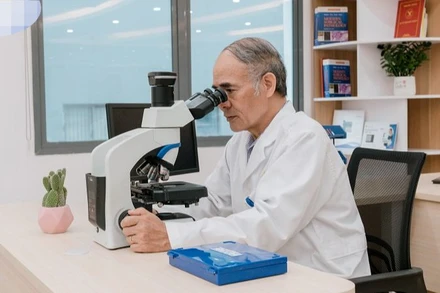 Trung tâm Giải phẫu bệnh Medlatec phân tích và đưa ra kết luận phù hợp với u máu ác tính biểu hiện ngoài tủy xương.