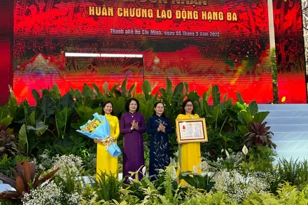 Ban Tổ chức - kiểm tra Hội Liên hiệp Phụ nữ Thành phố vinh dự được Chủ tịch nước tặng thưởng Huân chương Lao động hạng Ba.